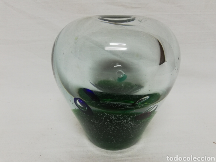 Escriban&iacute;a: PISAPAPELES EN CRISTAL CON ORIFICIO. VERDE. - Foto 2