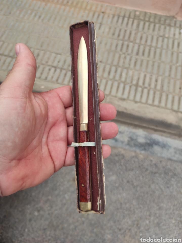 Escriban&iacute;a: Antiguo Abrecartas Mango Madera y Bronce - Foto 2