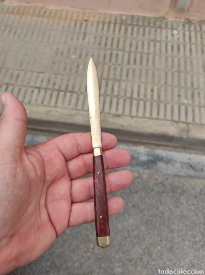 Escriban&iacute;a: Antiguo Abrecartas Mango Madera y Bronce - Foto 3