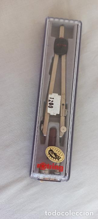 Escriban&iacute;a: ESTUCHE CON COMP&Aacute;S DE LA MARCA ROTRING ref 530120 - Foto 1