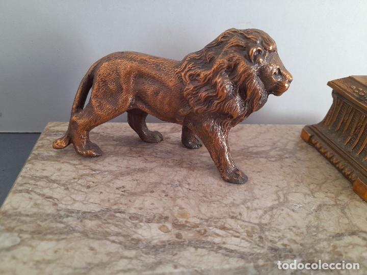 Escriban&iacute;a: escribania de marmol con tintero y leon (26x16cm aprox de base) - Foto 3