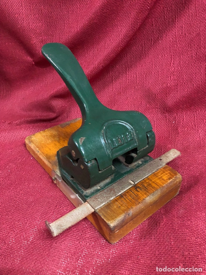 leitz nº 7 - antigua perforadora, taladradora d - Compra venta en  todocoleccion