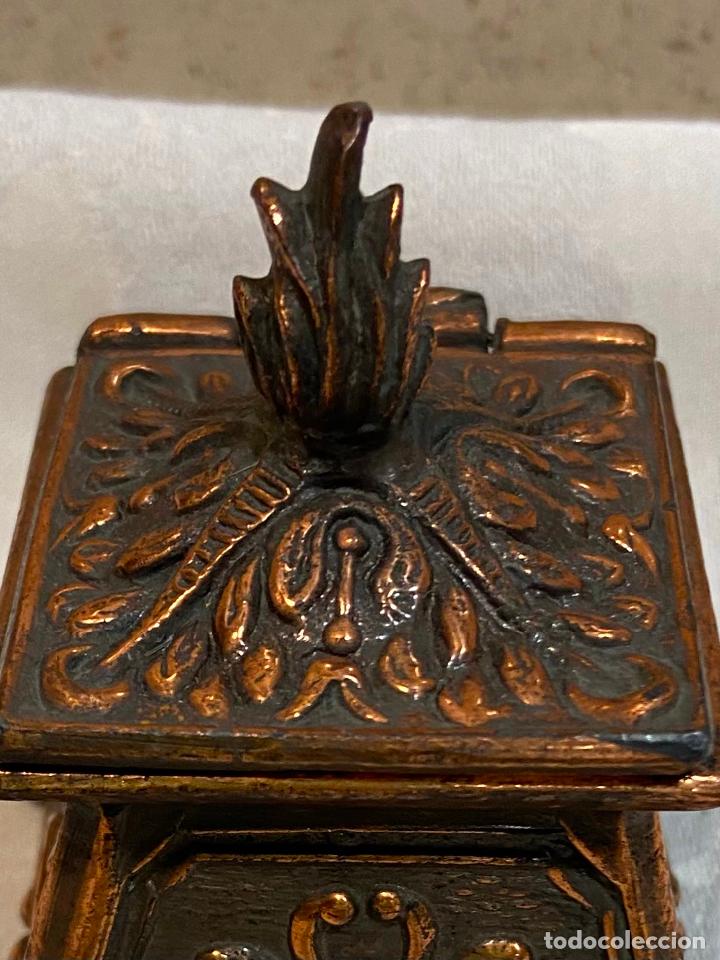 Escriban&iacute;a: 99.- Tintero de cobre Isabelino con su pocillo - Foto 2