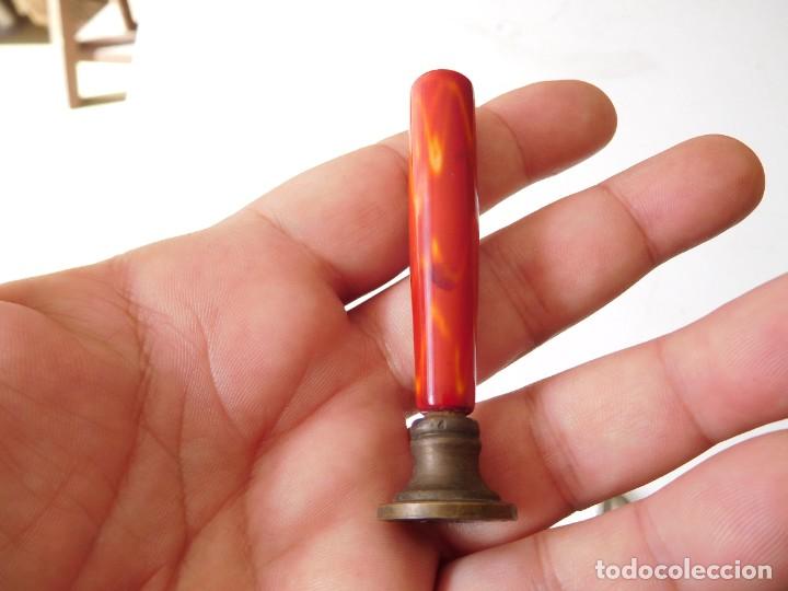 Escriban&iacute;a: Tamp&oacute;n antiguo con las iniciales S H - Foto 1