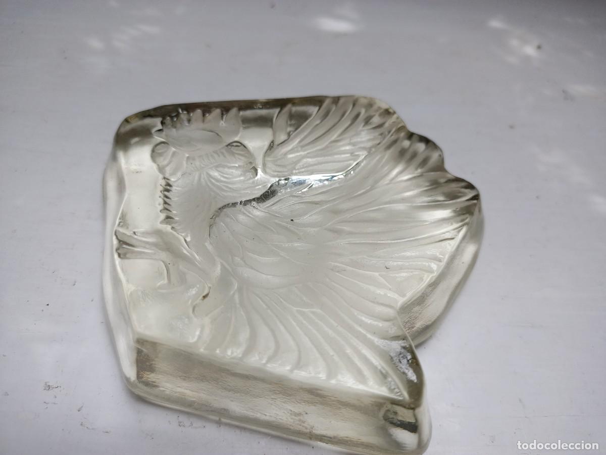 Escriban&iacute;a: Pisapapeles de cristal macizo con gallo esculpido - Foto 7