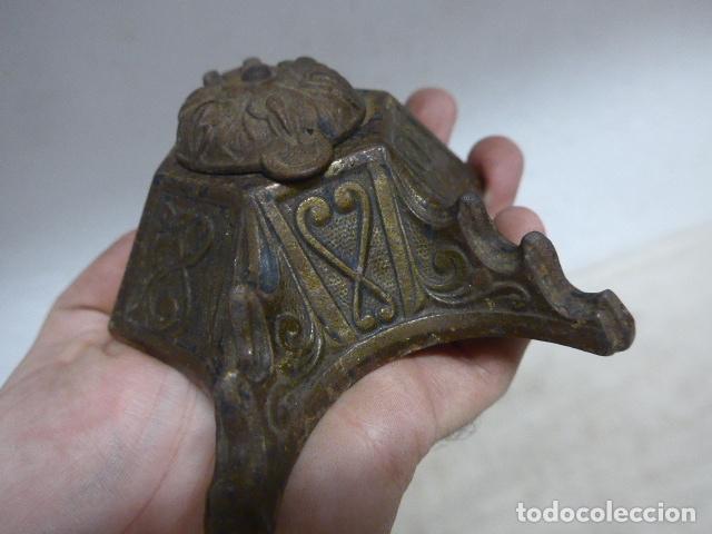 Escriban&iacute;a: Antiguo tintero de hierro de siglo XIX, original. - Foto 5