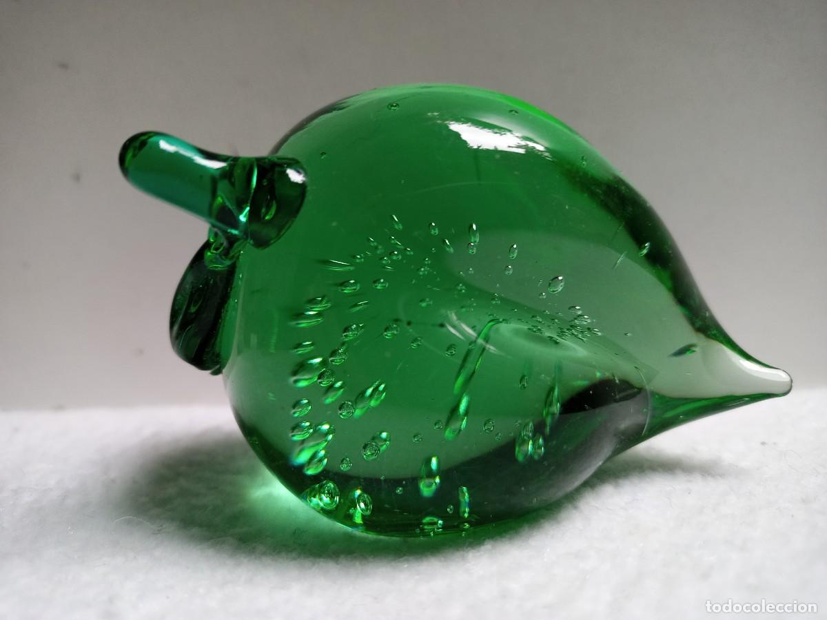 Escriban&iacute;a: Pisapapeles, figura de cristal verde - Foto 1