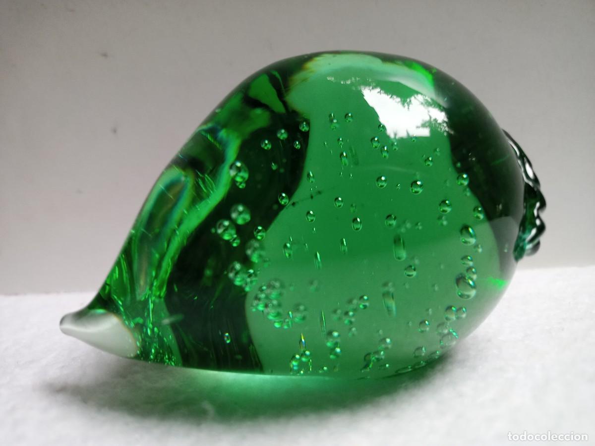 Escriban&iacute;a: Pisapapeles, figura de cristal verde - Foto 3