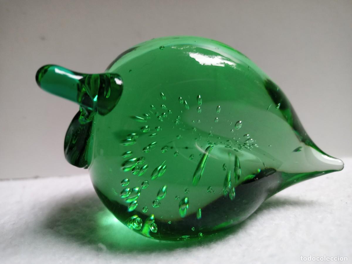 Escriban&iacute;a: Pisapapeles, figura de cristal verde - Foto 6
