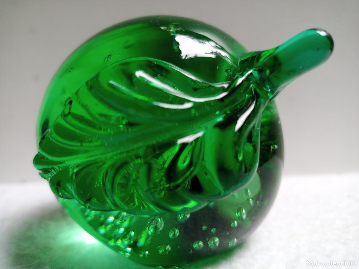 Escriban&iacute;a: Pisapapeles, figura de cristal verde - Foto 7