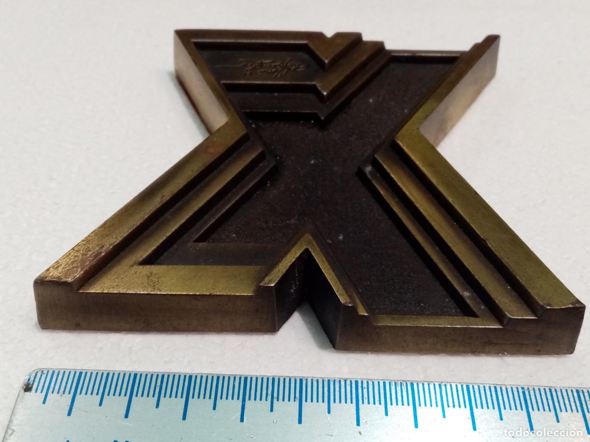 Escriban&iacute;a: PISAPAPELES MONAR 1991 DE BRONCE DE DISE&Ntilde;O - Foto 7