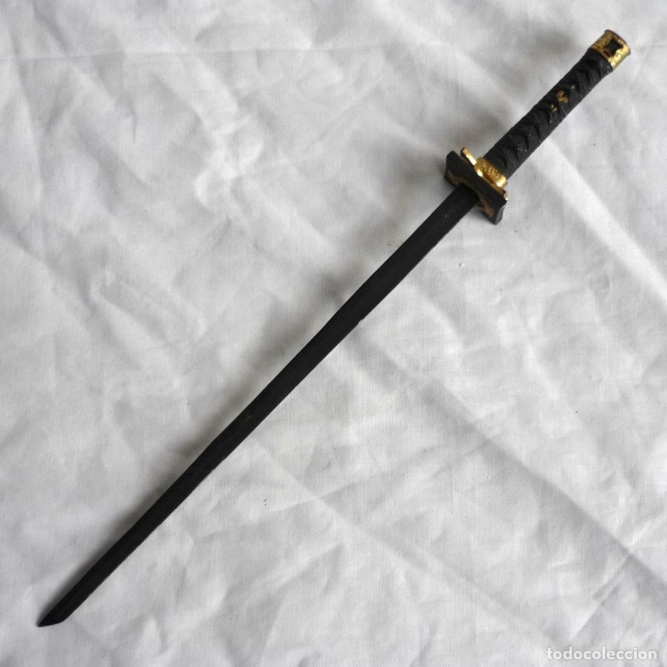 Escriban&iacute;a: Abrecartas met&aacute;lico en forma de espada en miniatura, samurai - Foto 1