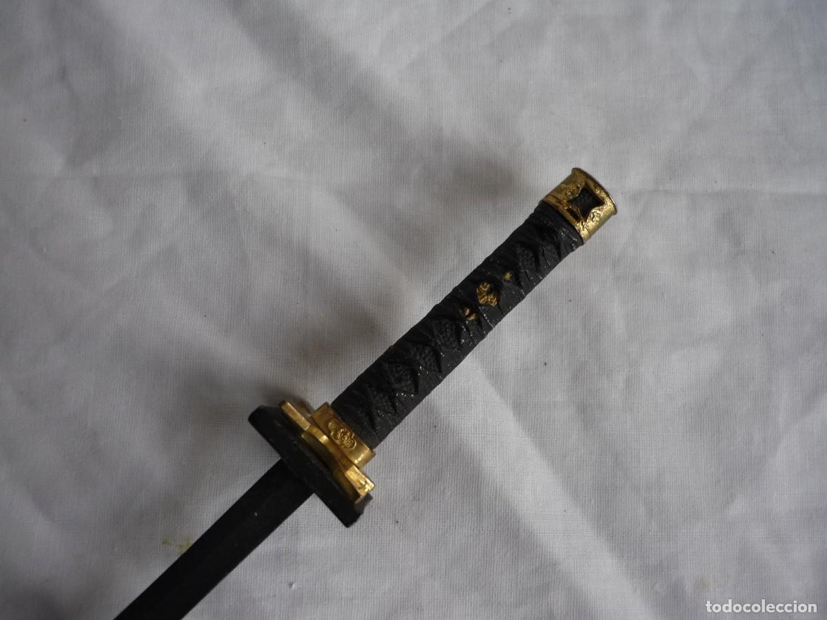 Escriban&iacute;a: Abrecartas met&aacute;lico en forma de espada en miniatura, samurai - Foto 2