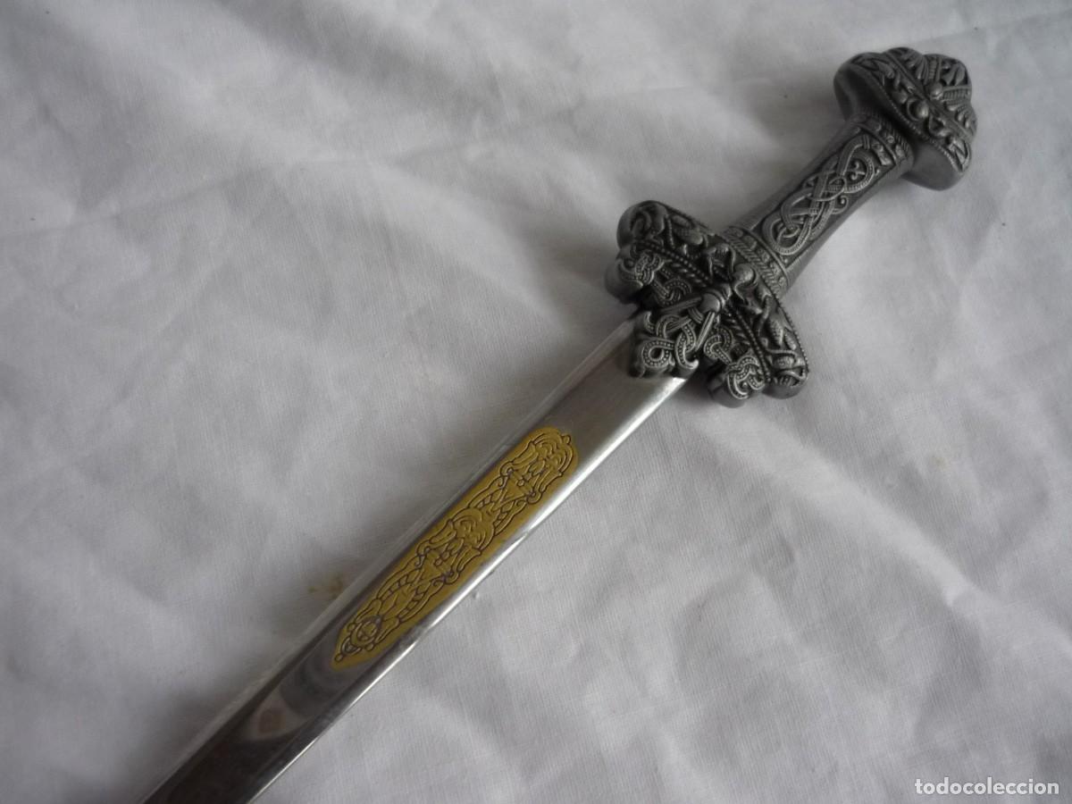 Escriban&iacute;a: Abrecartas met&aacute;lico en forma de espada en miniatura - Foto 5