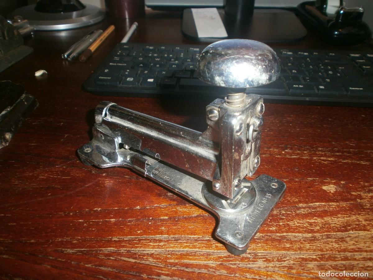 Escriban&iacute;a: GRAPADORA DE MESA EL CASCO CROMADO MODELO 15 13 CM. - Foto 1