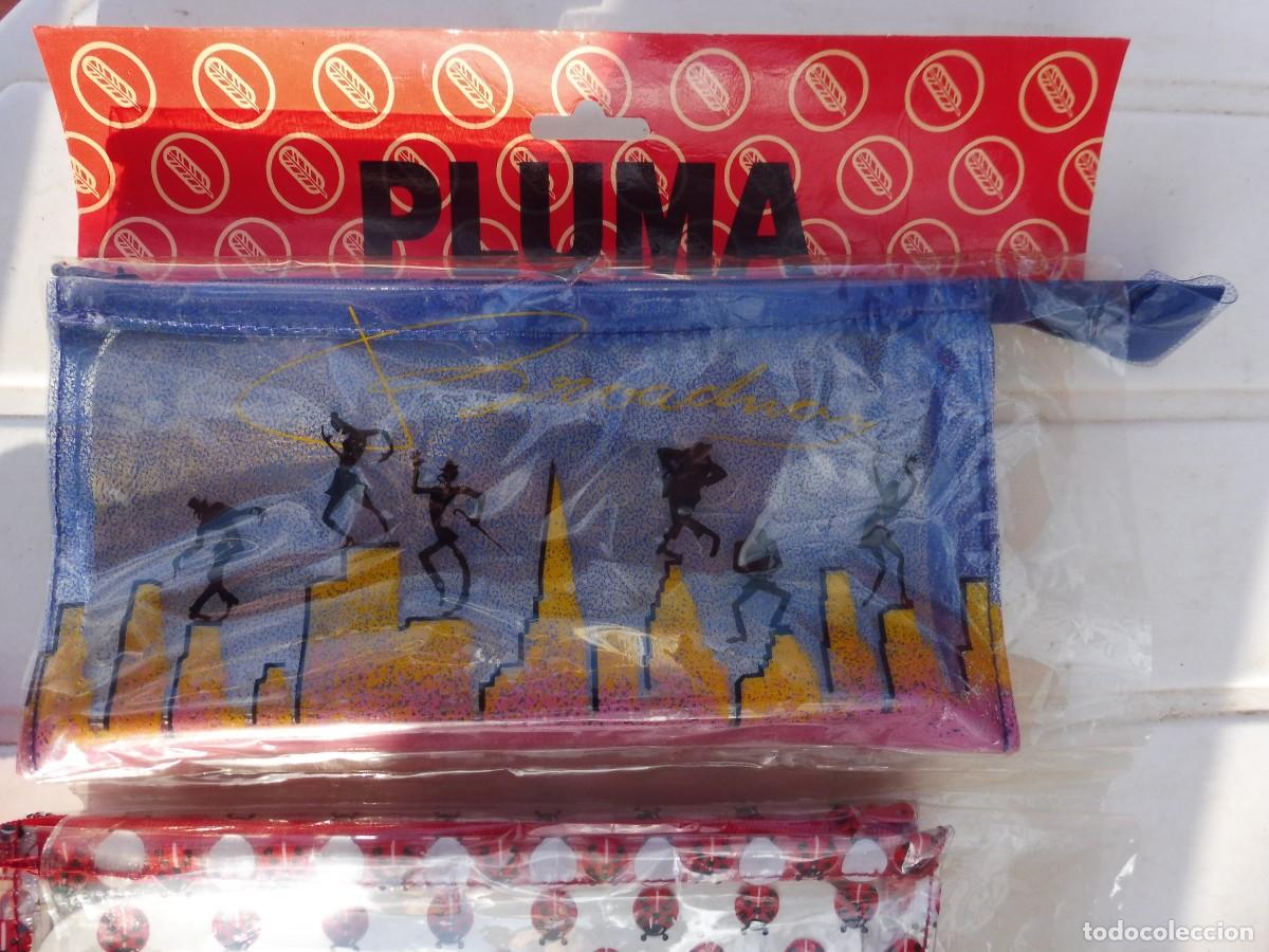 Escriban&iacute;a: Expositor 5 estuche escolar marca pluma vintage - Foto 1