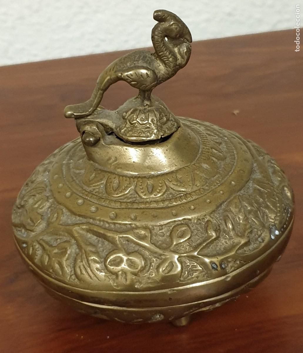 Escriban&iacute;a: TINTERO BRONCE CON P&Aacute;JARO EN LA PARTE SUPERIOR 12 CM. ALTO - Foto 1