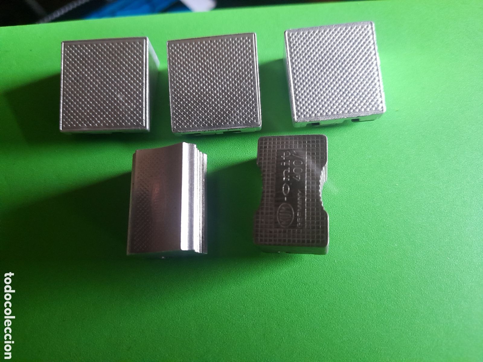 Escriban&iacute;a: Lote de 5 sacapuntas met&aacute;licos - Foto 2