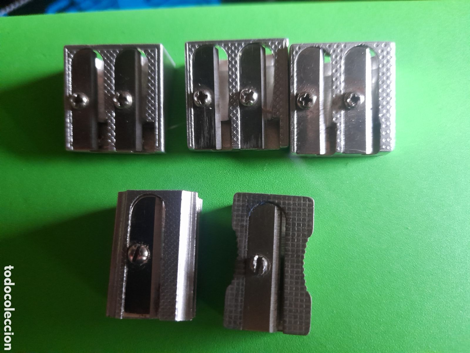 Escriban&iacute;a: Lote de 5 sacapuntas met&aacute;licos - Foto 1