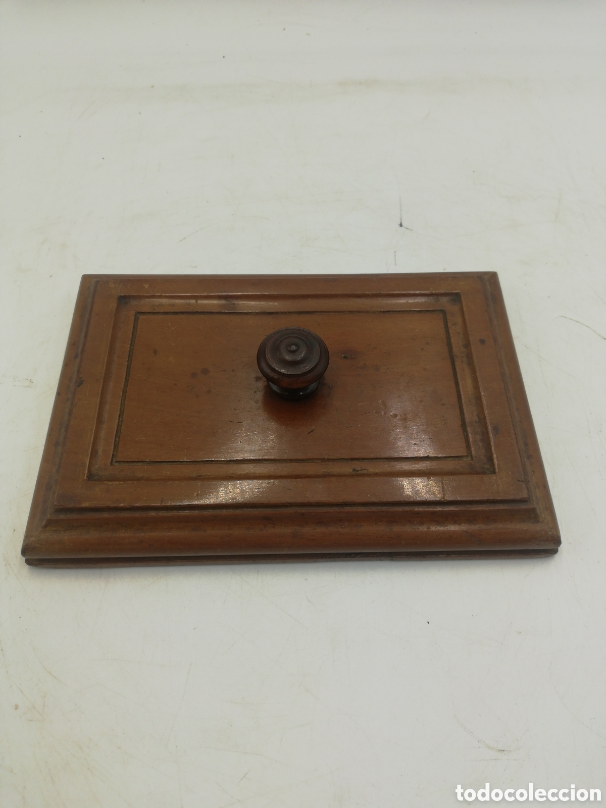 Escriban&iacute;a: Antiguo pisapapeles de Madera labrada. - Foto 1