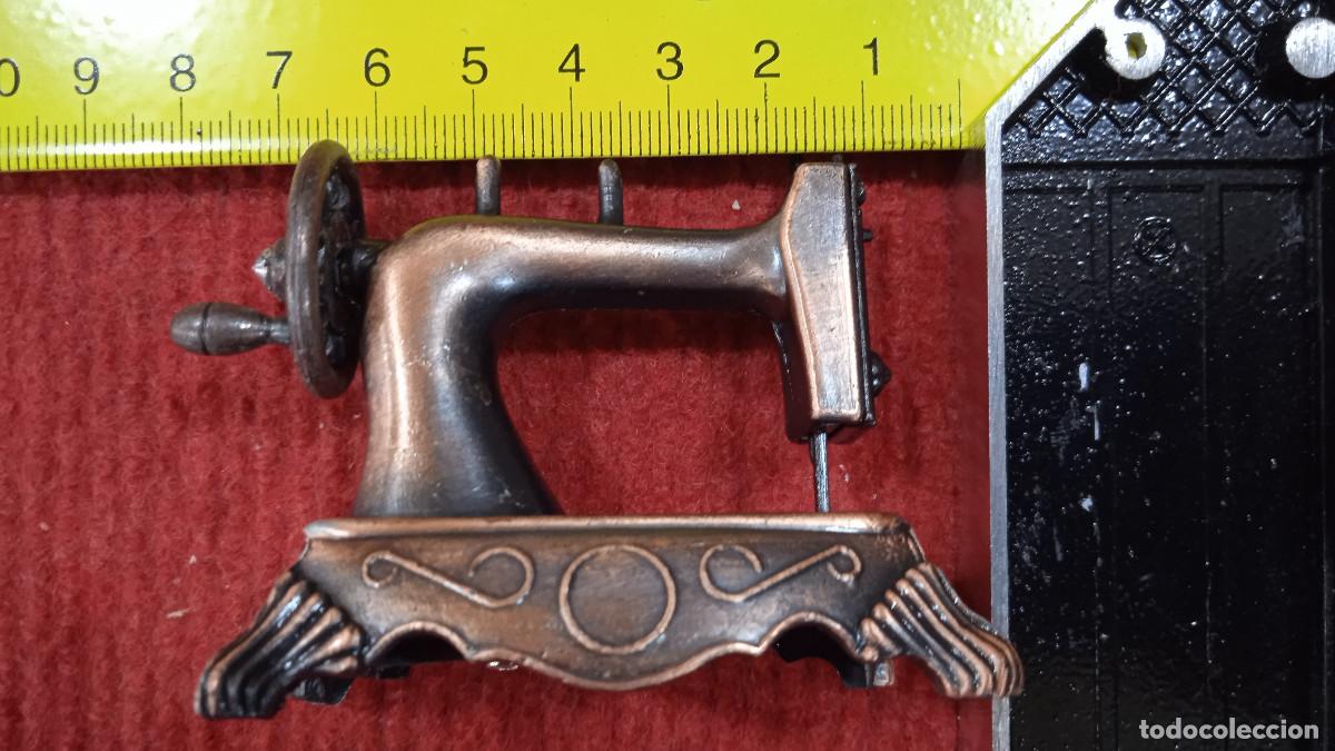 Escriban&iacute;a: M&Aacute;QUINA COSER SACAPUNTAS - Foto 3