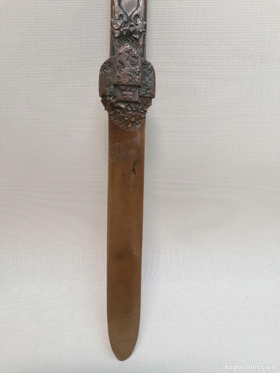 Escriban&iacute;a: ANTIGUO ABRECARTAS BRONCE 26cm - Foto 2