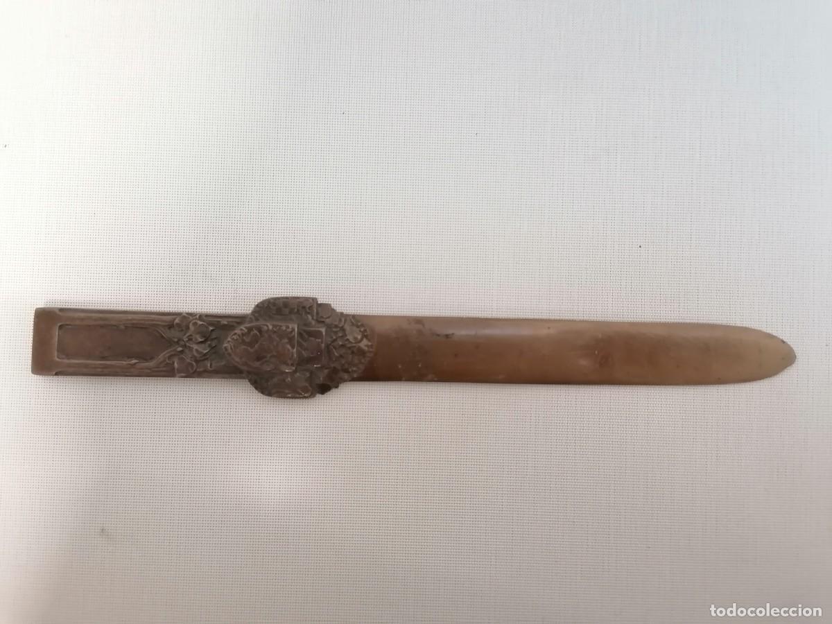 Escriban&iacute;a: ANTIGUO ABRECARTAS BRONCE 26cm - Foto 5