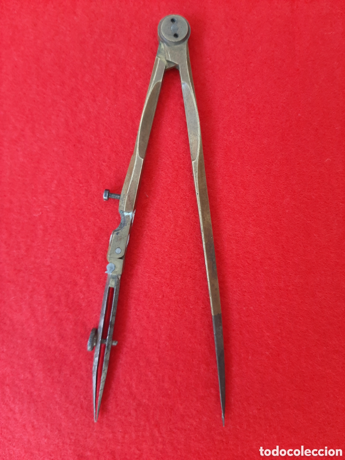 Escriban&iacute;a: Antiguo Comp&aacute;s Tiral&iacute;neas de lat&oacute;n. - Foto 1