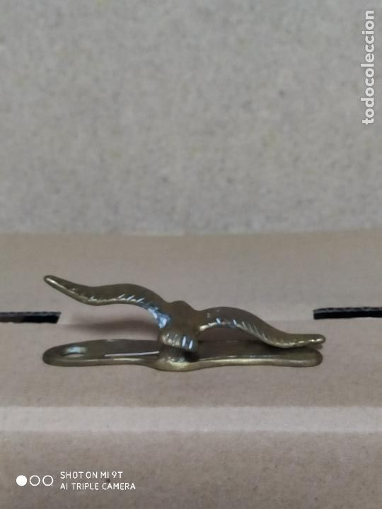 Escriban&iacute;a: pinza pisapapeles pajaro de bronce 11 cm - Foto 2