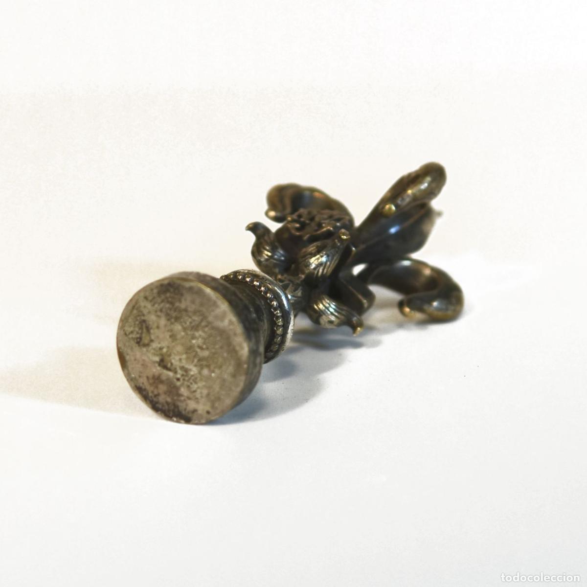 Escriban&iacute;a: Sceau &agrave; cacheter (seal) de collection en bronze argent&eacute; &agrave; d&eacute;cor de fleur de Lys - Foto 2