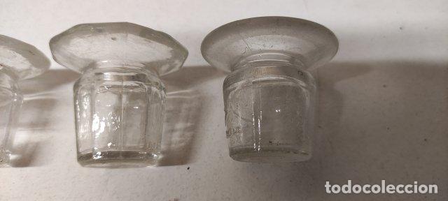 Escriban&iacute;a: ANTIGUO LOTE 4 TINTEROS DE CRISTAL - Foto 2