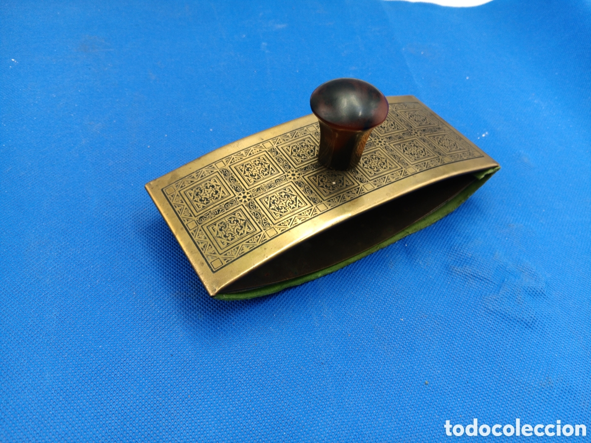 Escriban&iacute;a: Seca firmas de lat&oacute;n decorado. - Foto 1