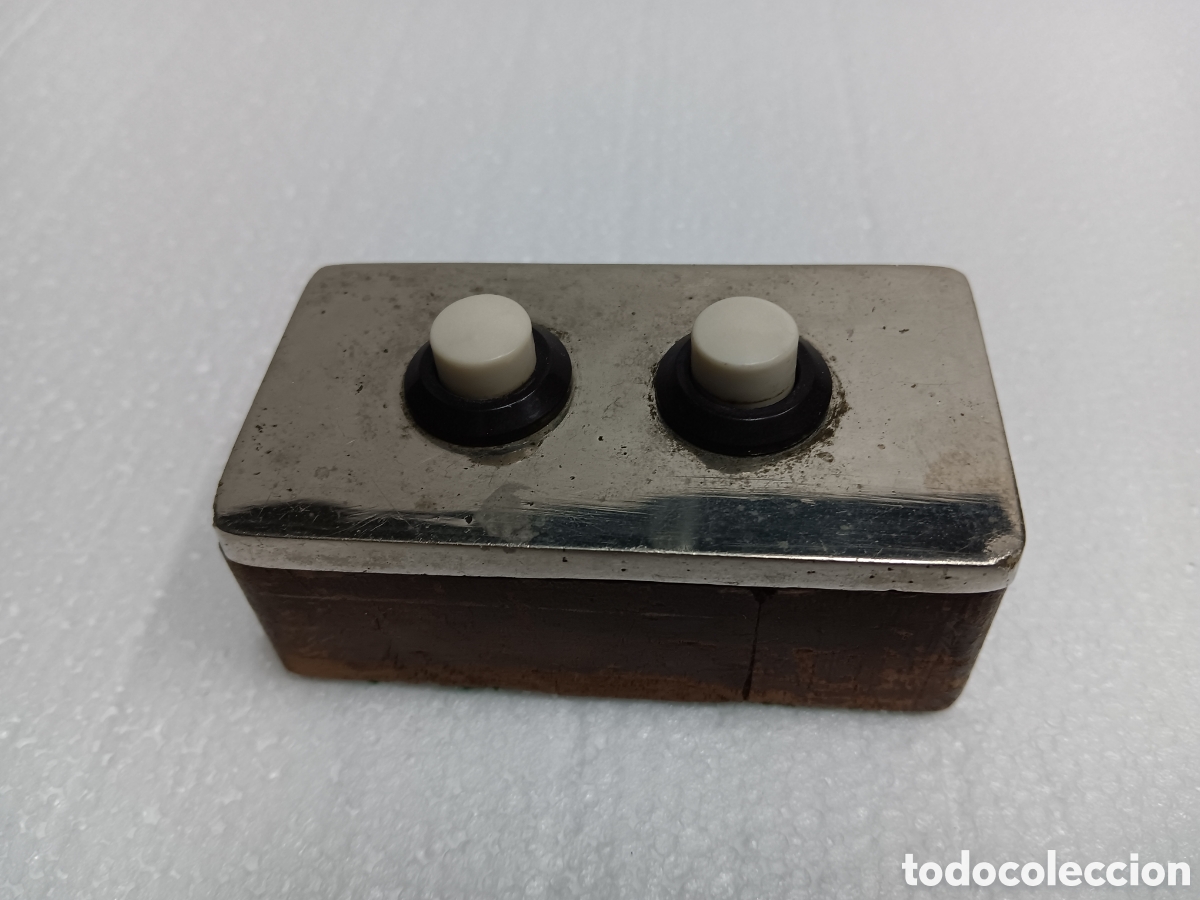 Escriban&iacute;a: Antiguo timbre de sobremesa de madera y chapa cromada. - Foto 1