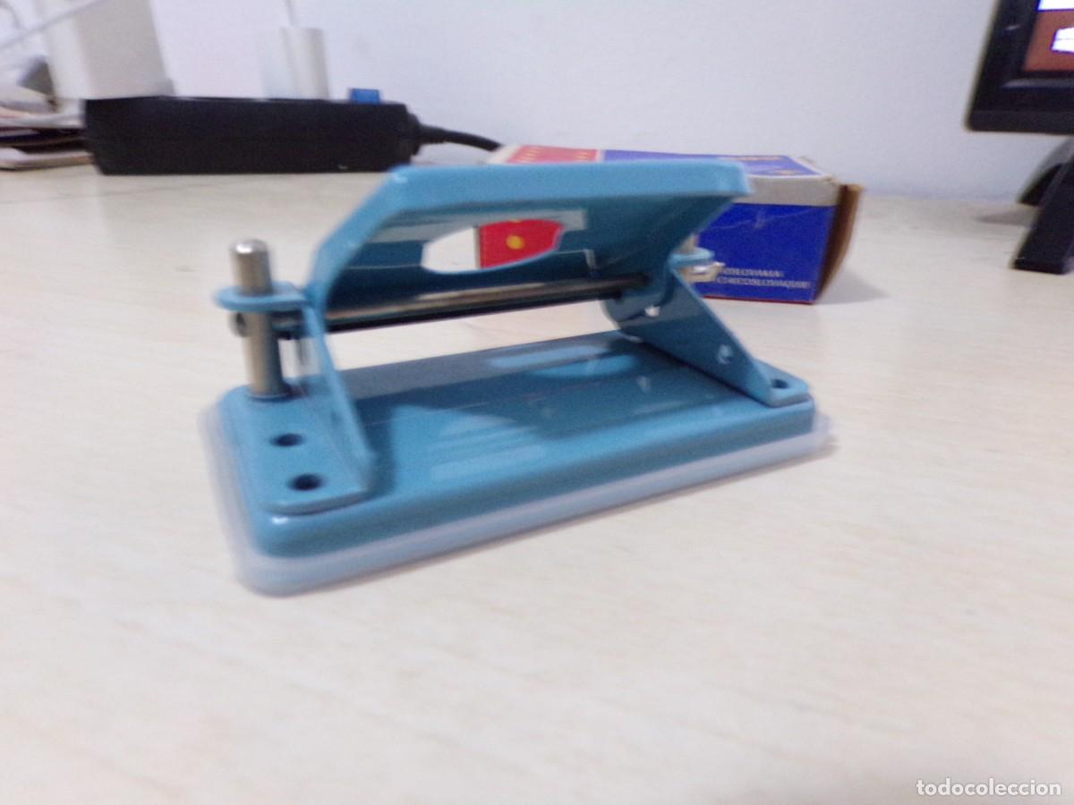 Escriban&iacute;a: ESTAMOS LIQUIDANDO. VINTAGE PERFORADORA KIN - Foto 3