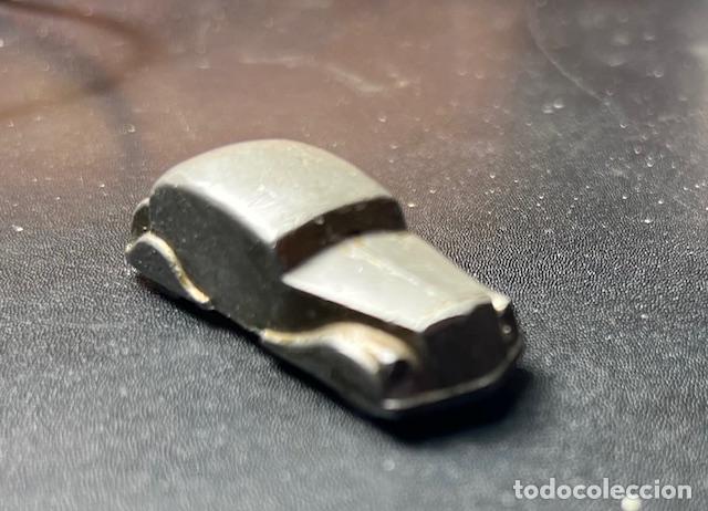 Escriban&iacute;a: Antiguo sacapuntas dalia. Coche. - Foto 1