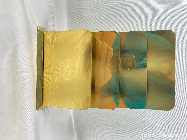 Escriban&iacute;a: CONJUNTO DE ESCRITORIO PARA DOCUMENTOS Y CARTAS EN METAL DORADO - Foto 2