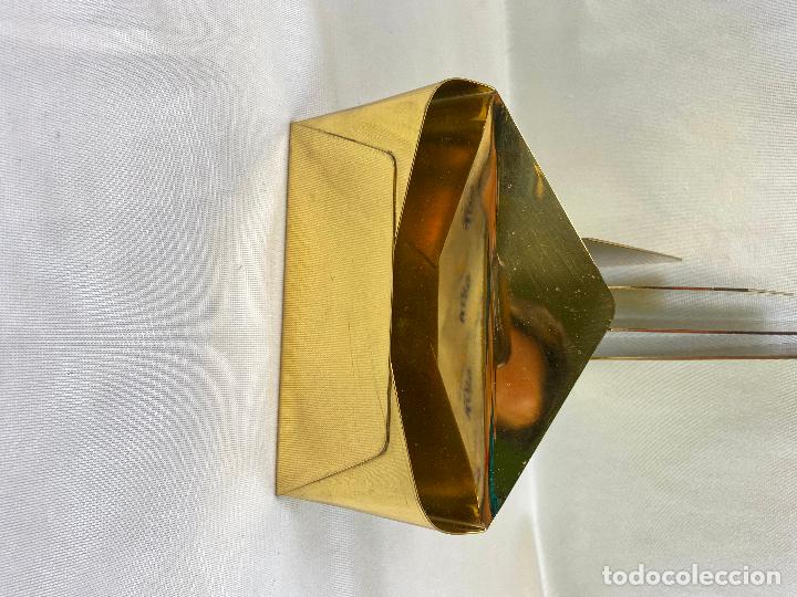 Escriban&iacute;a: CONJUNTO DE ESCRITORIO PARA DOCUMENTOS Y CARTAS EN METAL DORADO - Foto 3
