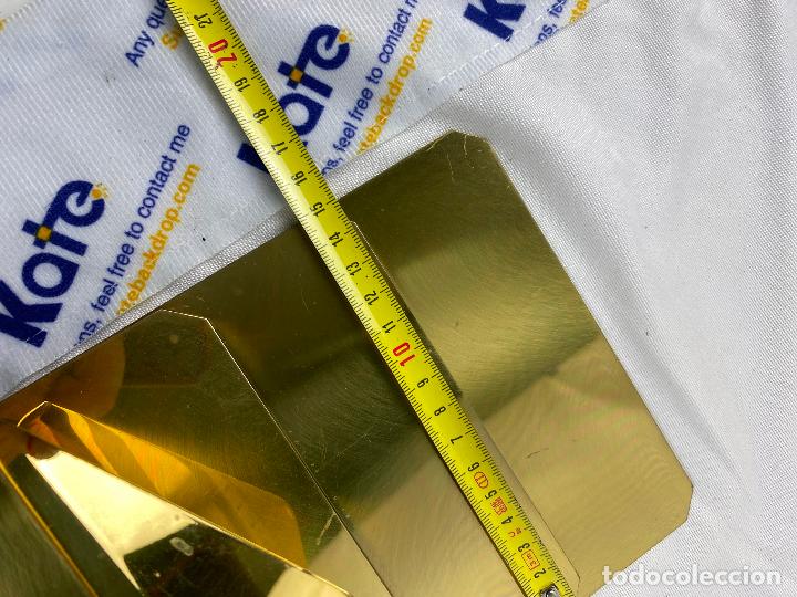 Escriban&iacute;a: CONJUNTO DE ESCRITORIO PARA DOCUMENTOS Y CARTAS EN METAL DORADO - Foto 5