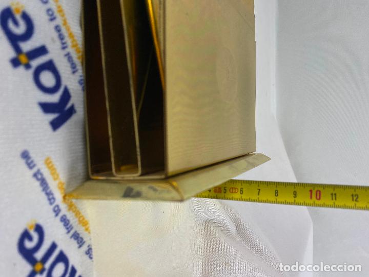 Escriban&iacute;a: CONJUNTO DE ESCRITORIO PARA DOCUMENTOS Y CARTAS EN METAL DORADO - Foto 6