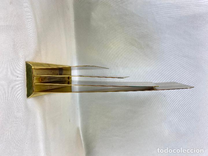 Escriban&iacute;a: CONJUNTO DE ESCRITORIO PARA DOCUMENTOS Y CARTAS EN METAL DORADO - Foto 7