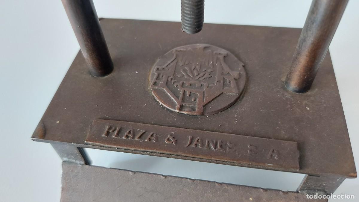 Escriban&iacute;a: TARJETERO PISAPAPELES PLAZA & JANES - Foto 15