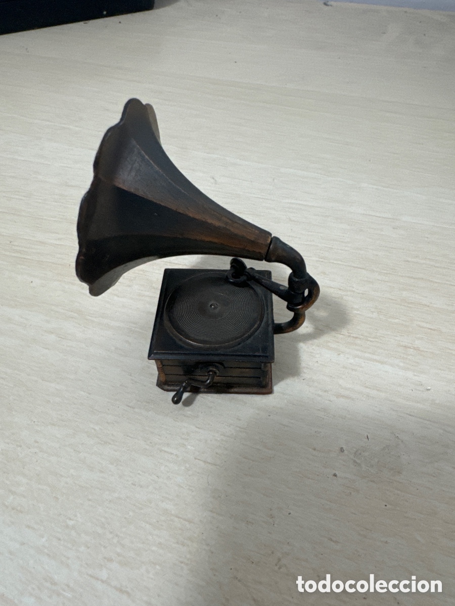 Escriban&iacute;a: ESTAMOS LIQUIDANDO. Miniatura en forma de gramola tocadiscos sacapuntas - Foto 2