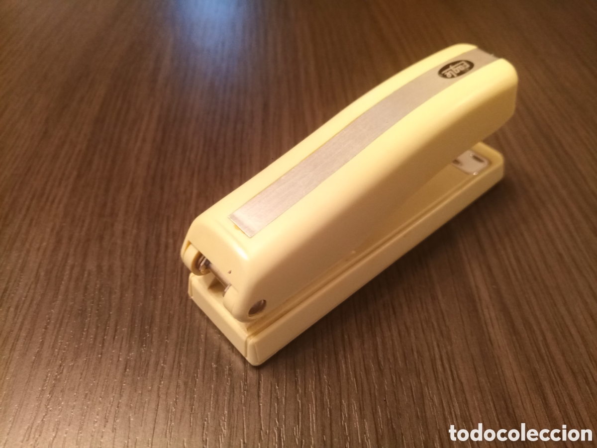 Escriban&iacute;a: Antiguo Conjunto Grapadora y Perforadora Sobremesa EAGLE 9308 - Foto 4