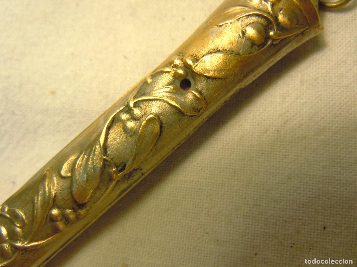 Escriban&iacute;a: LAPICERA MODERNISTA DE METAL PLATEADO - Foto 3