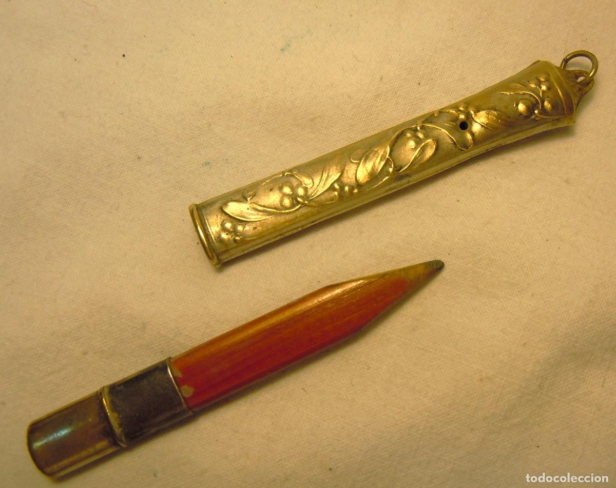Escriban&iacute;a: LAPICERA MODERNISTA DE METAL PLATEADO - Foto 4