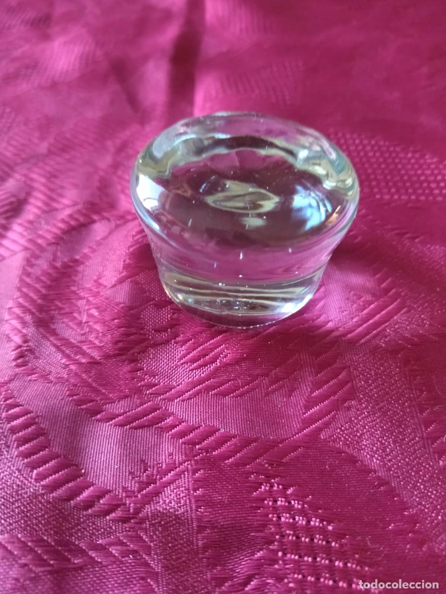 Escriban&iacute;a: Bonito pisa papeles de cristal. - Foto 1