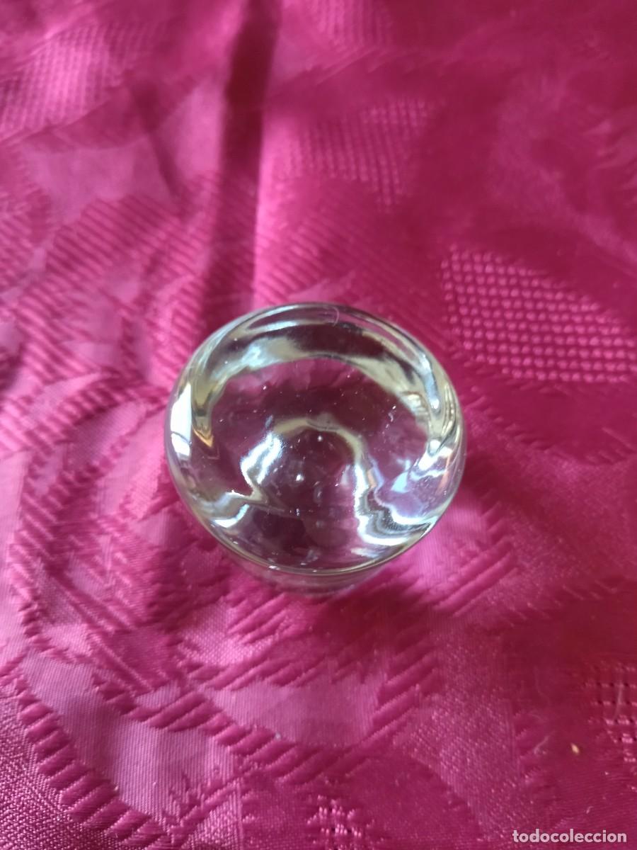 Escriban&iacute;a: Bonito pisa papeles de cristal. - Foto 2