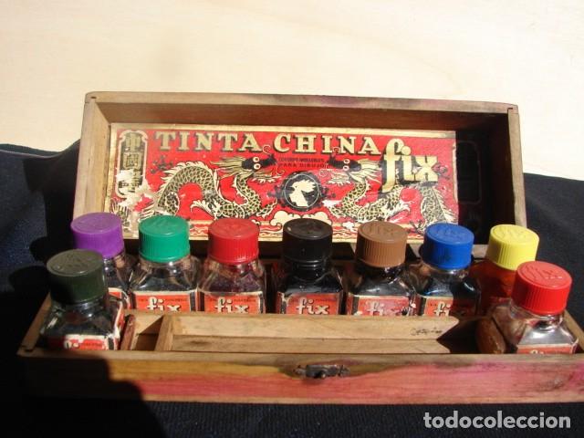 Escriban&iacute;a: ANTIGUA CAJA DE 9 TINTEROS DE TINTA CHINA FIX - Foto 2