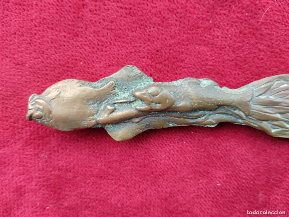 Escriban&iacute;a: ABRECARTAS DE BRONCE LABRADO PECES EN RELIEVE - Foto 3