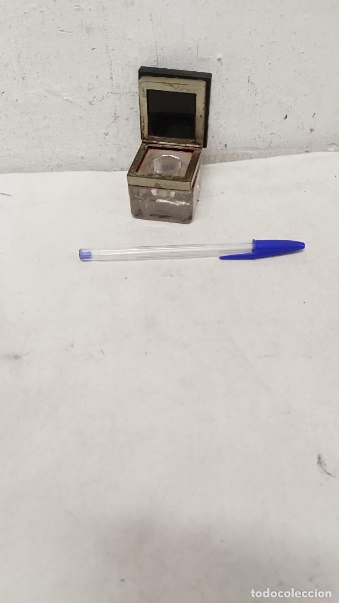 Escriban&iacute;a: Antiguo tintero de cristal,con su tapa - Foto 1